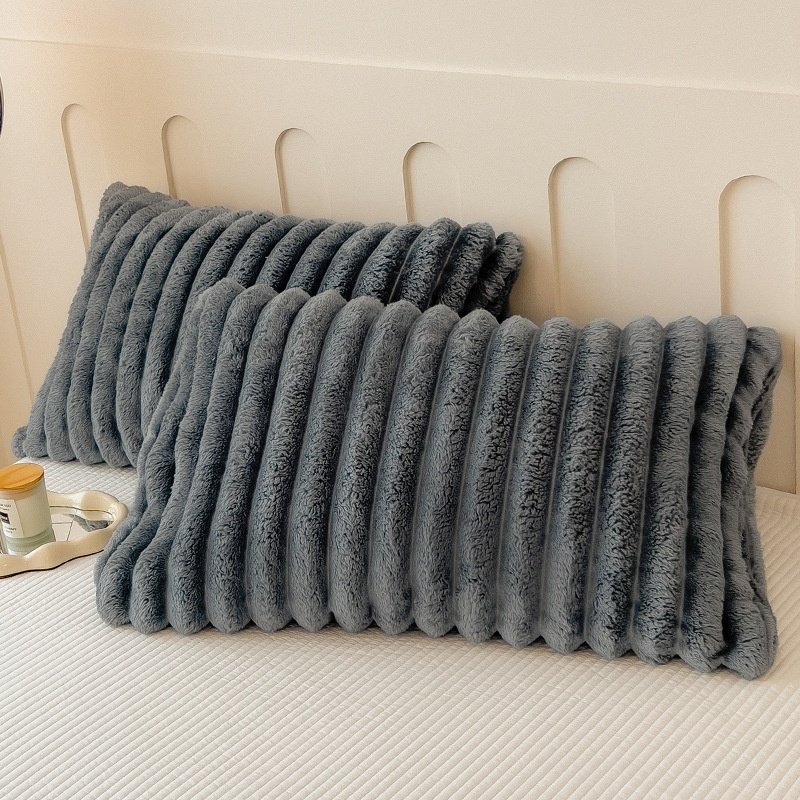 Solid Color Velvet Throw Blanket: Thickened Warm Nap Blanket for Sofa & Bed - Image 2