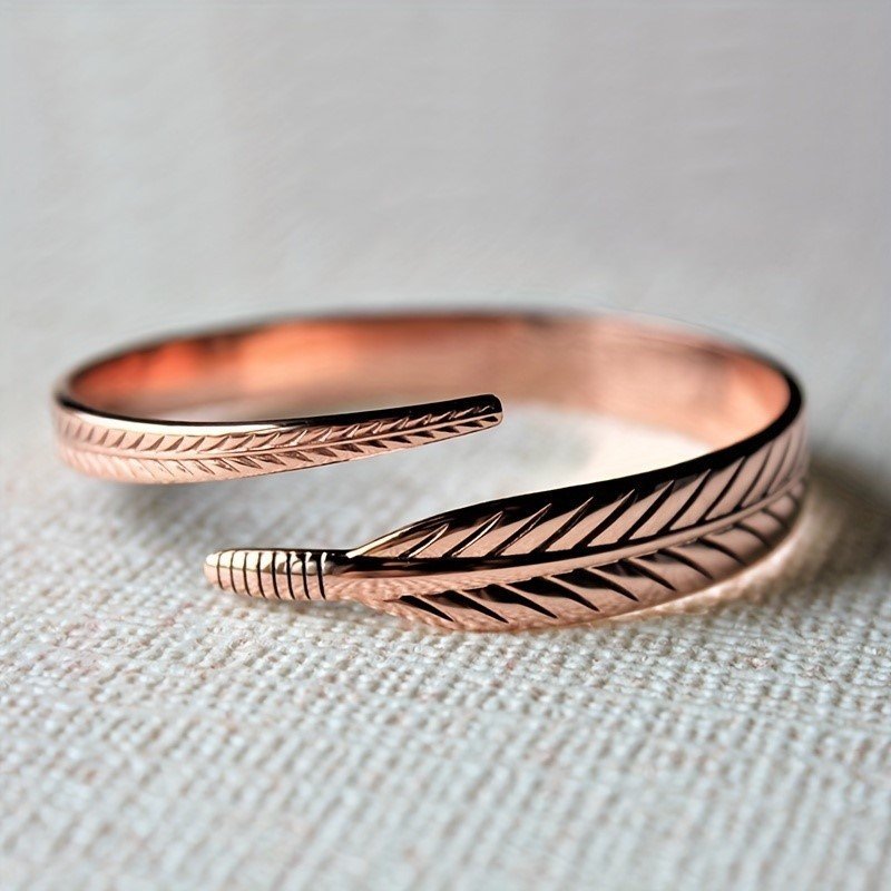 Retro Copper Leaf Pattern Bracelet | Vintage Style Unisex Bangle