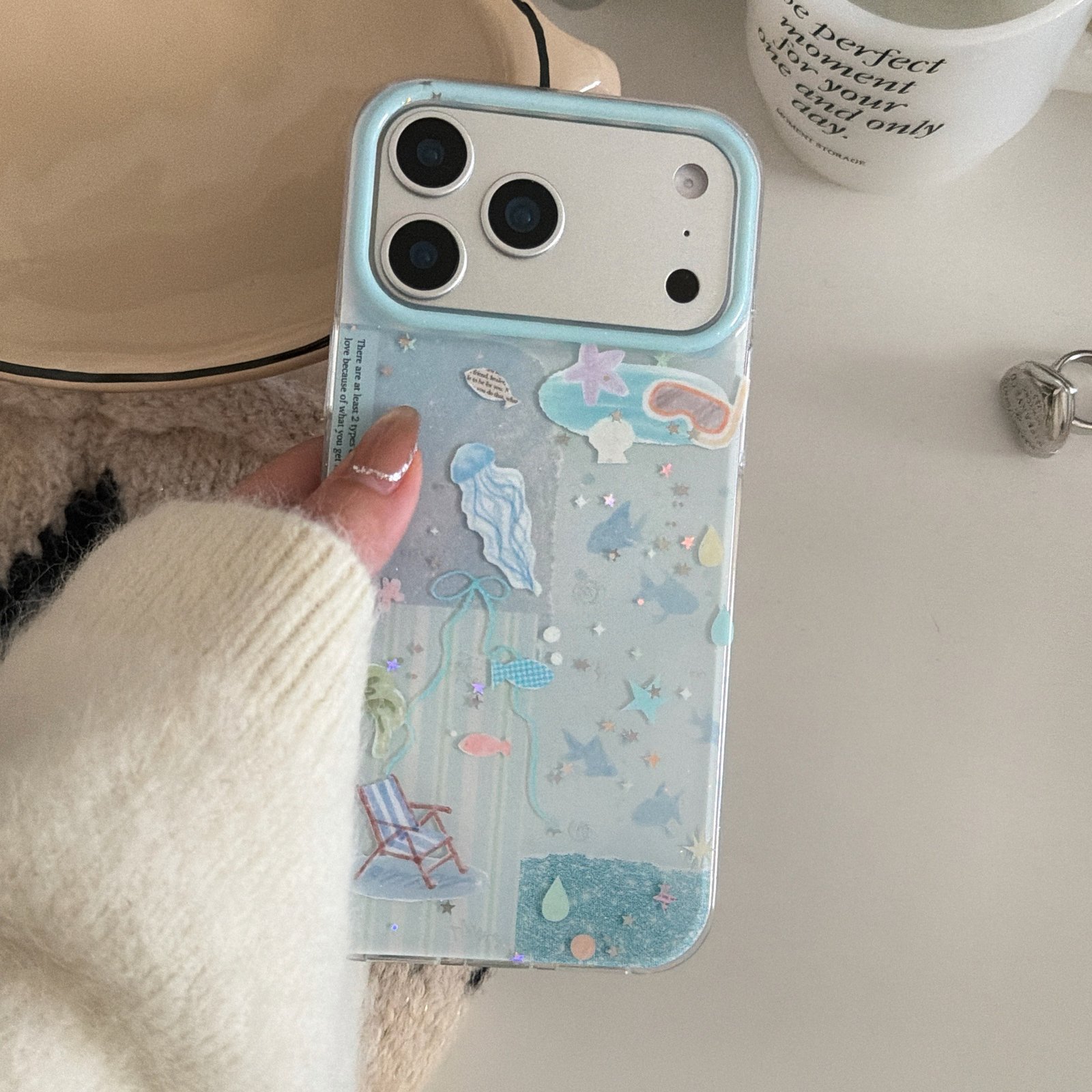 Blue Jellyfish Glitter Case – Sparkly Protective Cover for iPhone 13/14/15/16/17 - Image 2