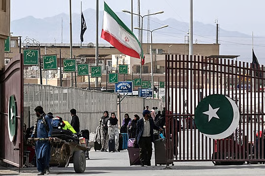 Iran Warns of Border Closure as Trade Dispute With Pakistan Continues